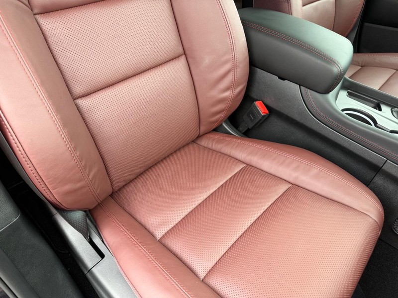 Dodge Durango Vehicle Full-screen Gallery Image 19