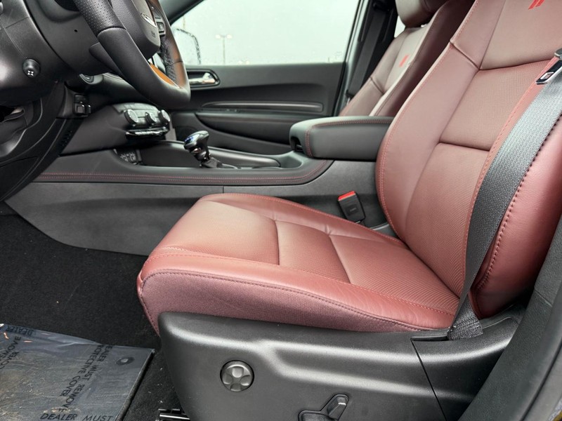 Dodge Durango Vehicle Full-screen Gallery Image 21