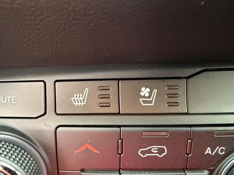 Dodge Durango Vehicle Full-screen Gallery Image 26