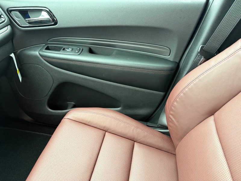 Dodge Durango Vehicle Full-screen Gallery Image 31