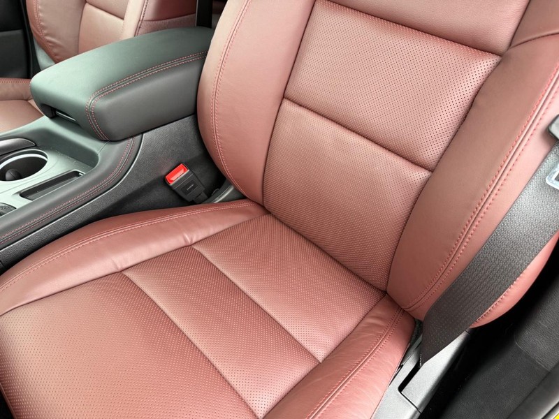 Dodge Durango Vehicle Full-screen Gallery Image 35