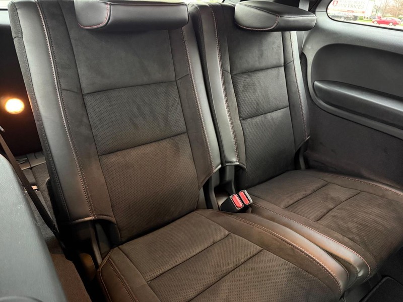 Dodge Durango Vehicle Full-screen Gallery Image 13