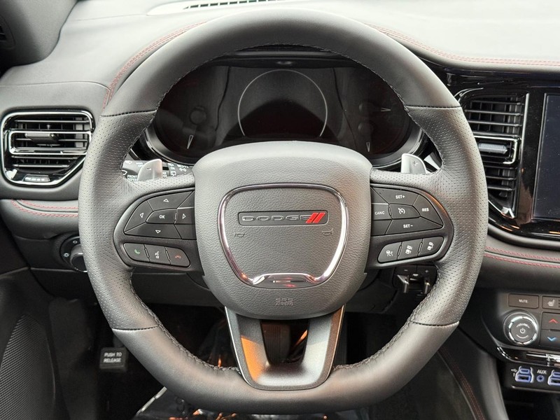 Dodge Durango Vehicle Full-screen Gallery Image 16