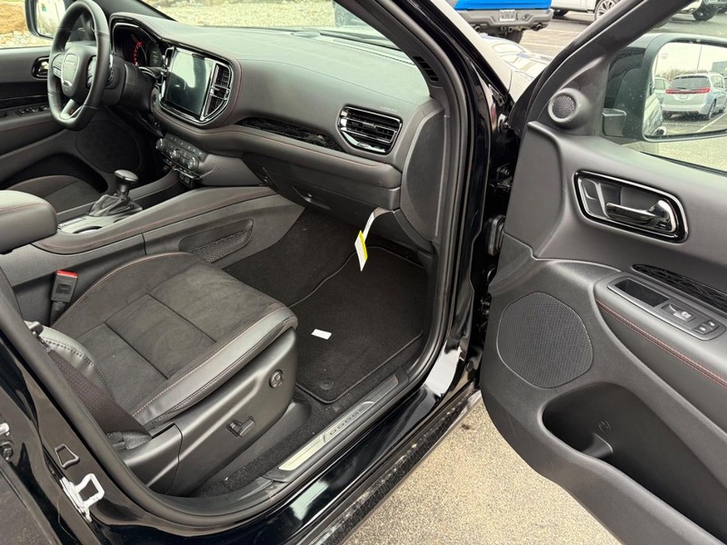 Dodge Durango Vehicle Full-screen Gallery Image 17