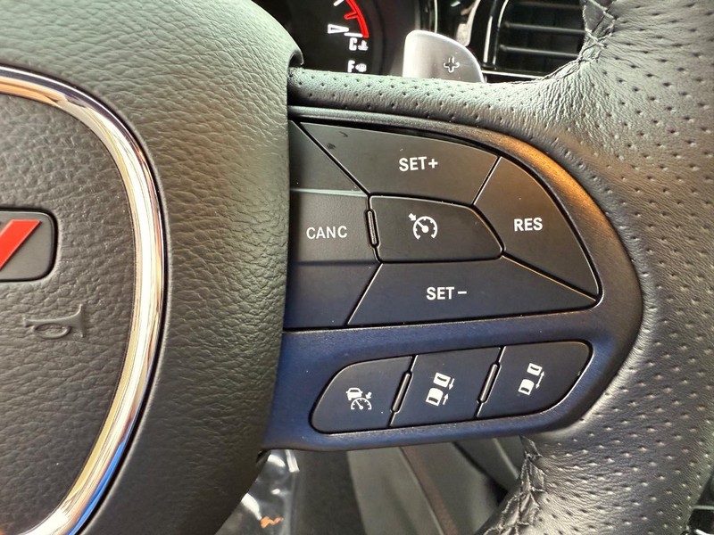 Dodge Durango Vehicle Full-screen Gallery Image 23