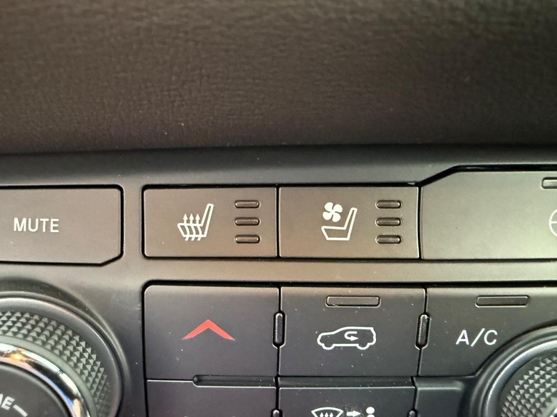 Dodge Durango Vehicle Full-screen Gallery Image 25