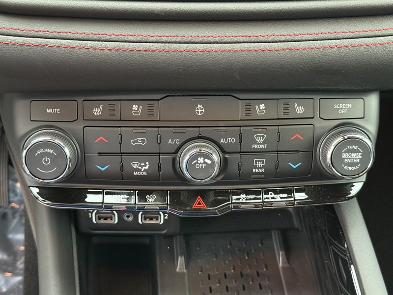 Dodge Durango Vehicle Full-screen Gallery Image 28