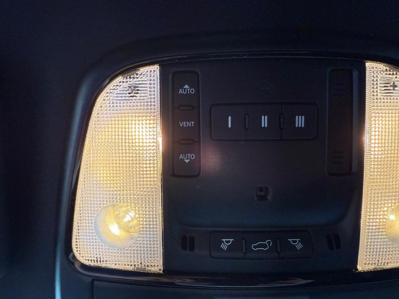 Dodge Durango Vehicle Full-screen Gallery Image 31