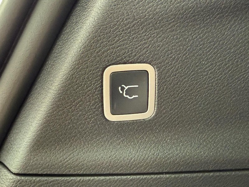 Chrysler Pacifica Vehicle Full-screen Gallery Image 8