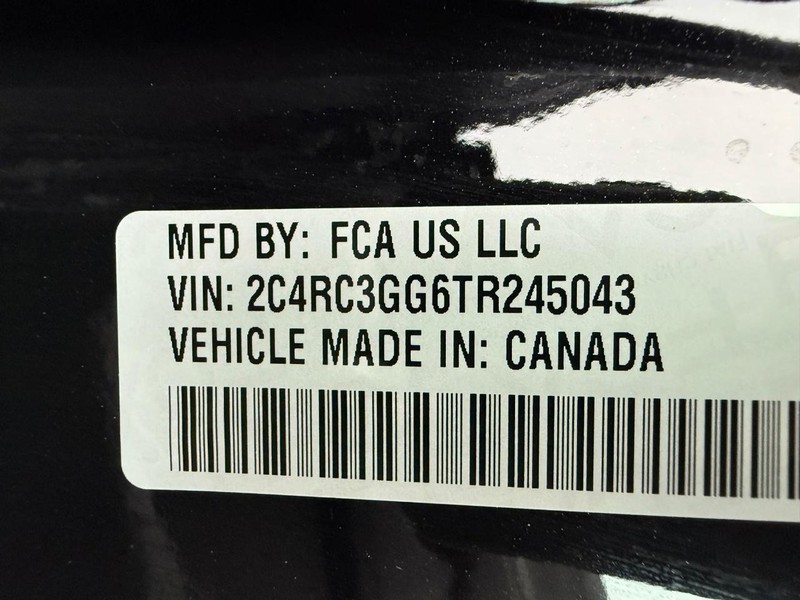 Chrysler Pacifica Vehicle Full-screen Gallery Image 34