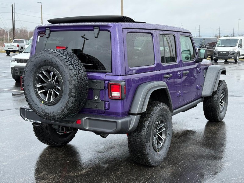 Jeep Wrangler Vehicle Full-screen Gallery Image 3