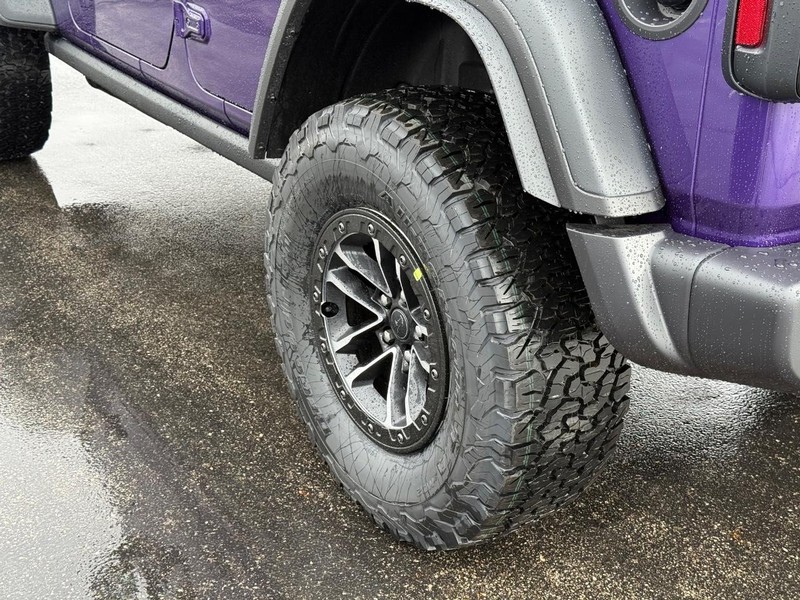 Jeep Wrangler Vehicle Full-screen Gallery Image 6