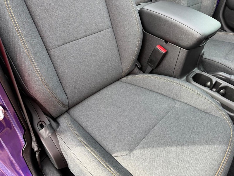 Jeep Wrangler Vehicle Full-screen Gallery Image 17