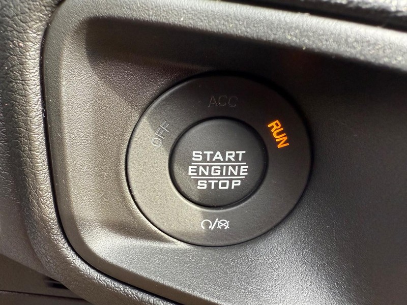 Jeep Wrangler Vehicle Full-screen Gallery Image 23