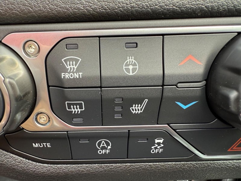 Jeep Wrangler Vehicle Full-screen Gallery Image 24