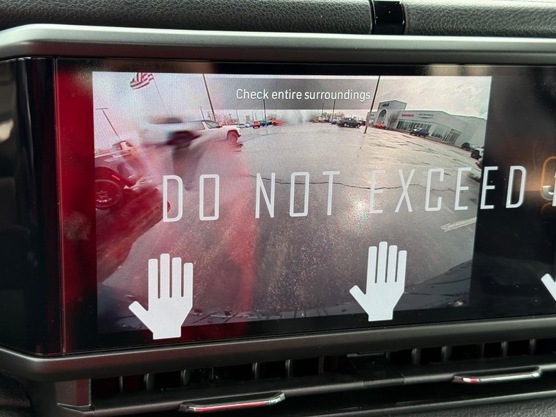 Jeep Wrangler Vehicle Full-screen Gallery Image 26