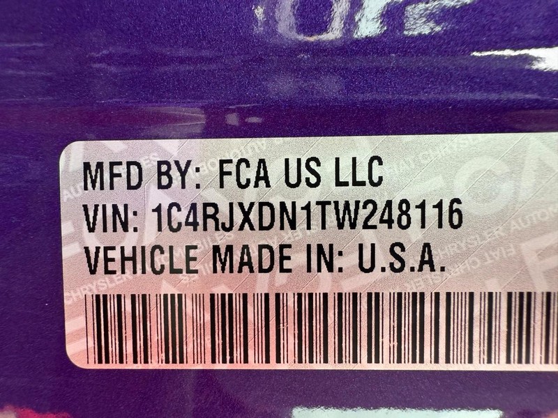 Jeep Wrangler Vehicle Full-screen Gallery Image 34