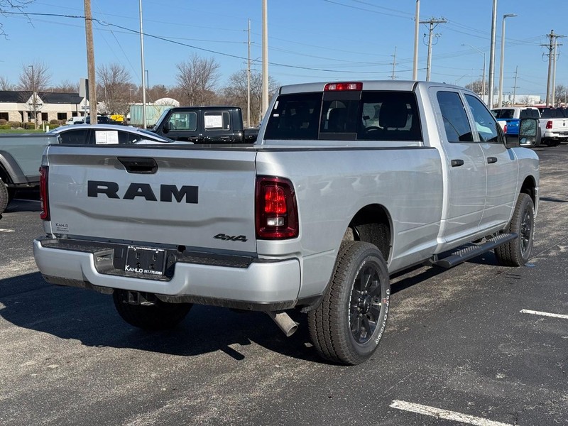 Ram 2500 Vehicle Full-screen Gallery Image 3