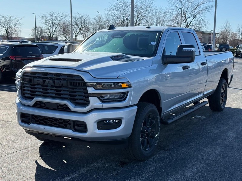 Ram 2500 Vehicle Full-screen Gallery Image 8