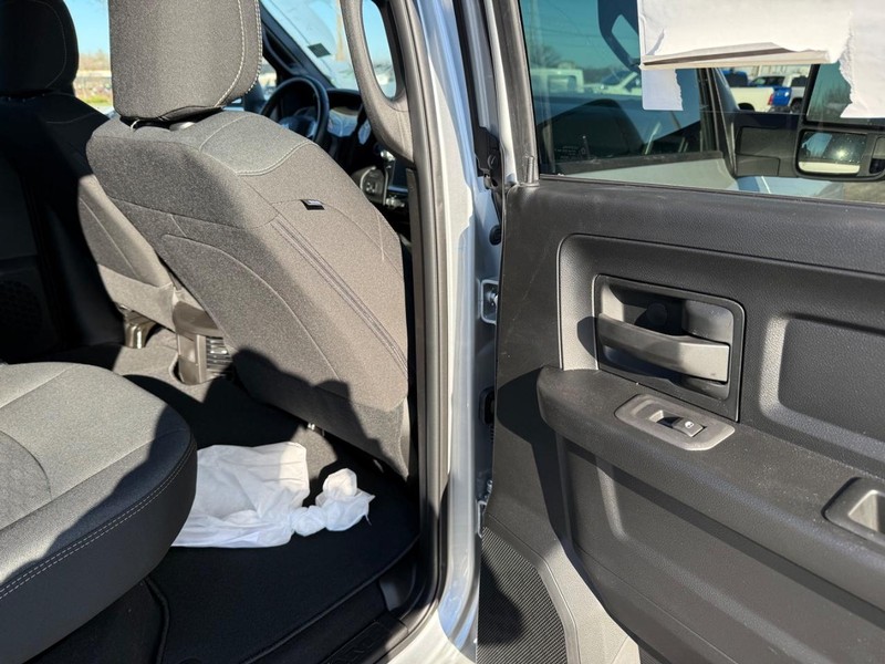 Ram 2500 Vehicle Full-screen Gallery Image 11