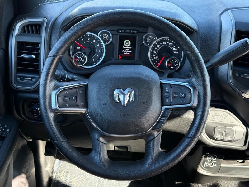 Ram 2500 Vehicle Full-screen Gallery Image 13