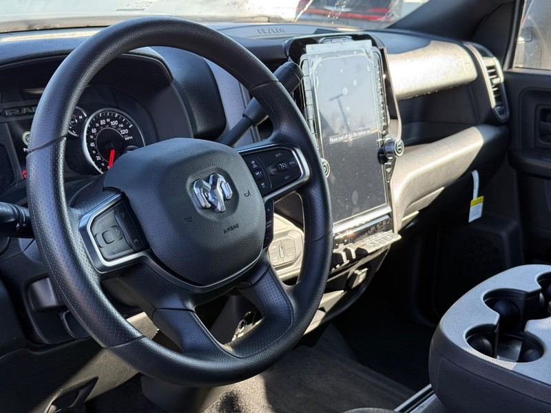 Ram 2500 Vehicle Full-screen Gallery Image 18