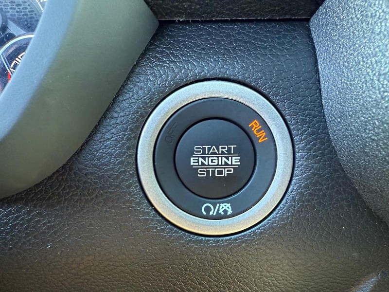 Ram 2500 Vehicle Full-screen Gallery Image 21