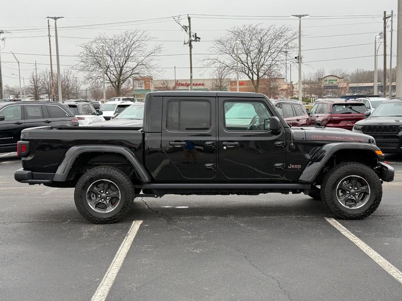 Jeep Gladiator Vehicle Full-screen Gallery Image 2
