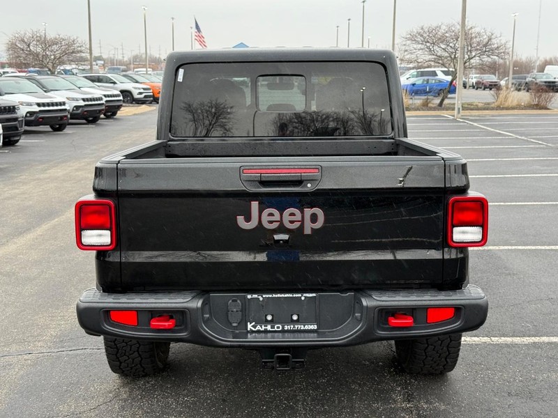 Jeep Gladiator Vehicle Full-screen Gallery Image 4