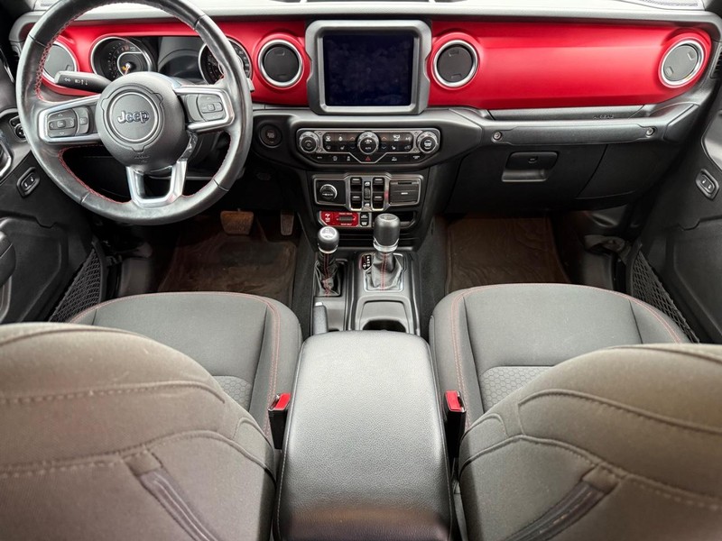 Jeep Gladiator Vehicle Full-screen Gallery Image 13