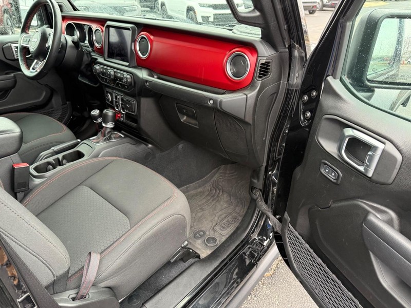 Jeep Gladiator Vehicle Full-screen Gallery Image 15