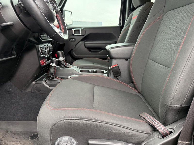 Jeep Gladiator Vehicle Full-screen Gallery Image 18