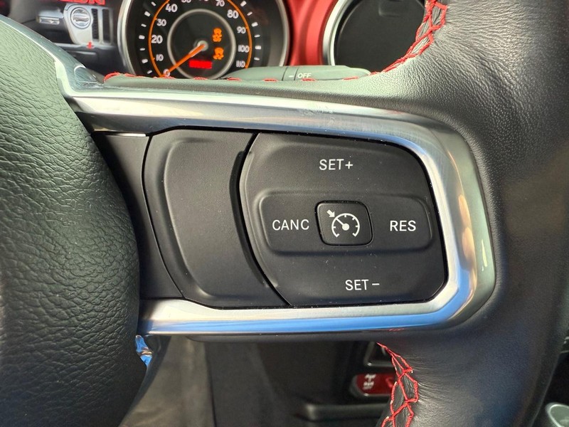 Jeep Gladiator Vehicle Full-screen Gallery Image 21