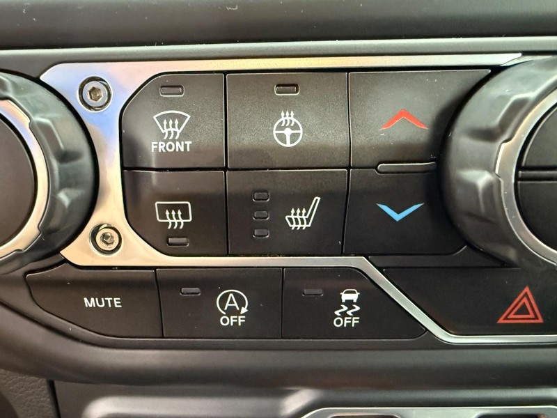 Jeep Gladiator Vehicle Full-screen Gallery Image 23