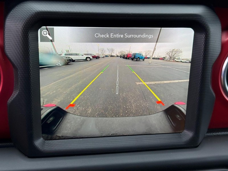 Jeep Gladiator Vehicle Full-screen Gallery Image 25