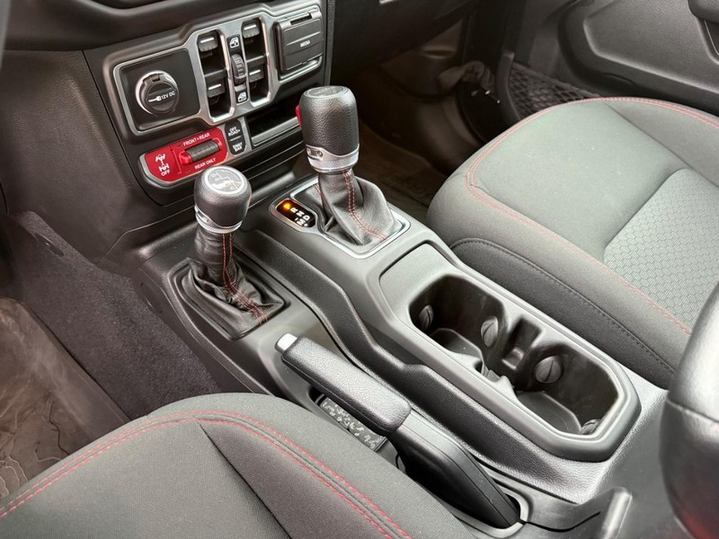 Jeep Gladiator Vehicle Full-screen Gallery Image 27