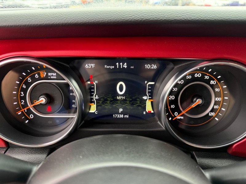 Jeep Gladiator Vehicle Full-screen Gallery Image 29