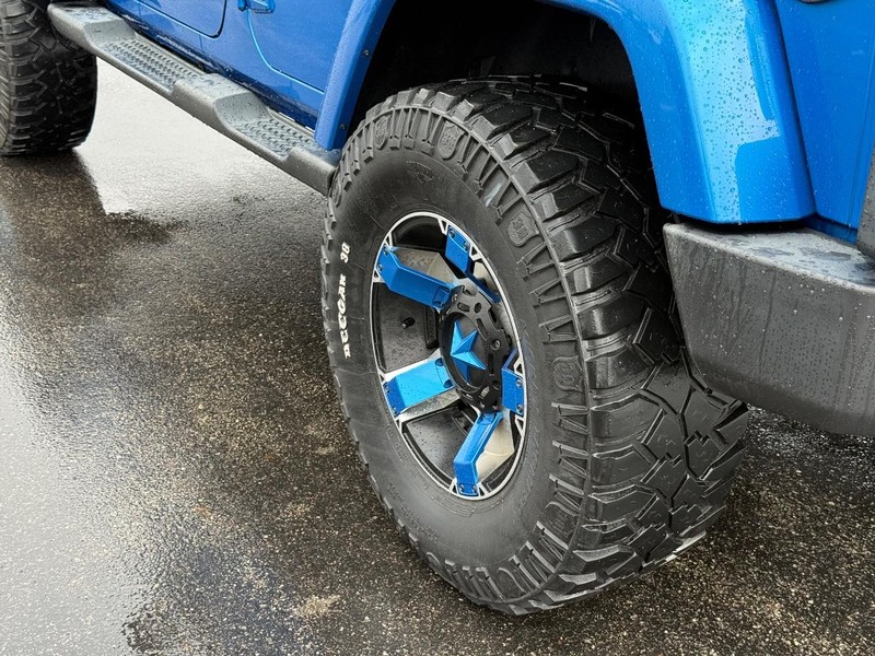 Jeep Wrangler Unlimited Vehicle Full-screen Gallery Image 6