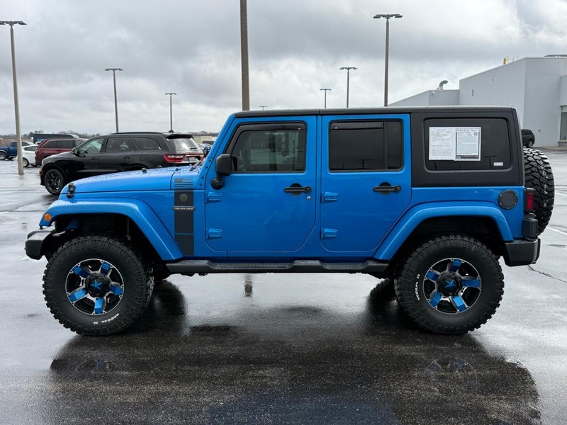 Jeep Wrangler Unlimited Vehicle Full-screen Gallery Image 8