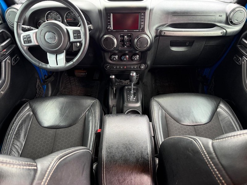 Jeep Wrangler Unlimited Vehicle Full-screen Gallery Image 13