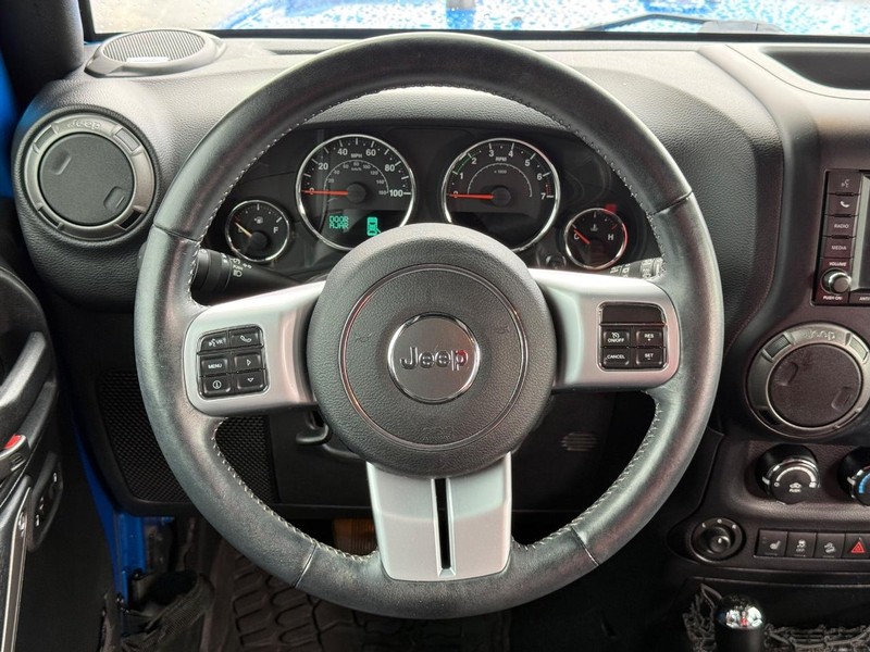 Jeep Wrangler Unlimited Vehicle Full-screen Gallery Image 14