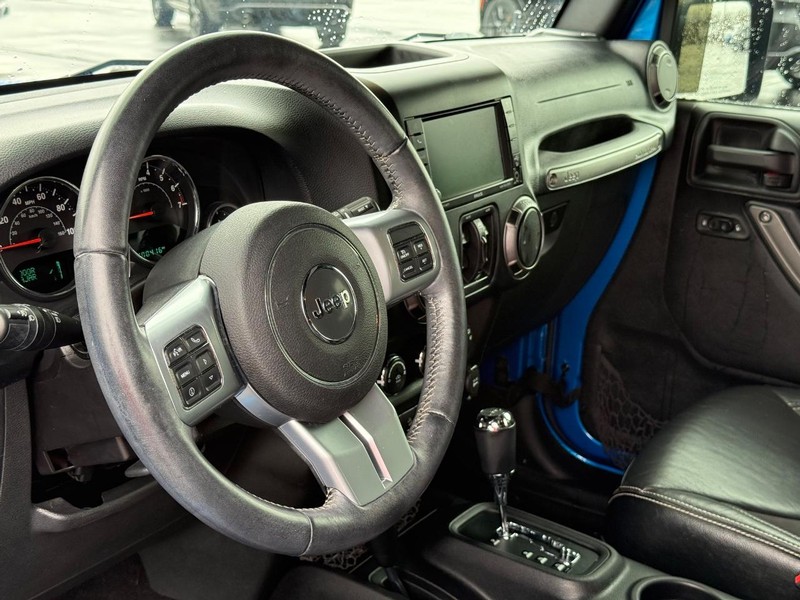 Jeep Wrangler Unlimited Vehicle Full-screen Gallery Image 19