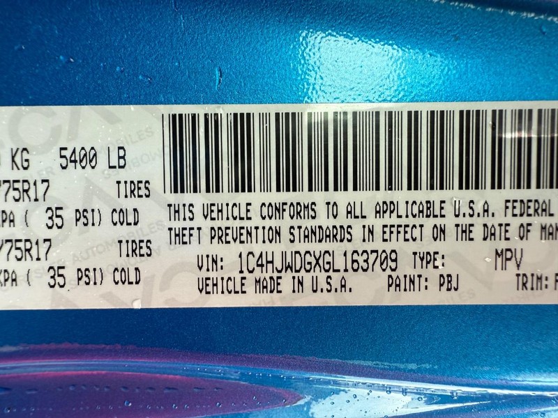 Jeep Wrangler Unlimited Vehicle Full-screen Gallery Image 31