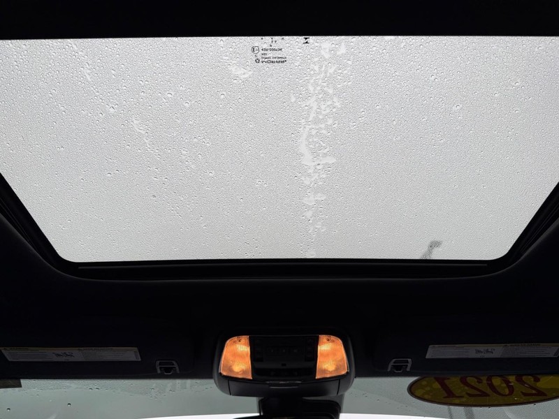 Jeep Grand Cherokee Vehicle Full-screen Gallery Image 14