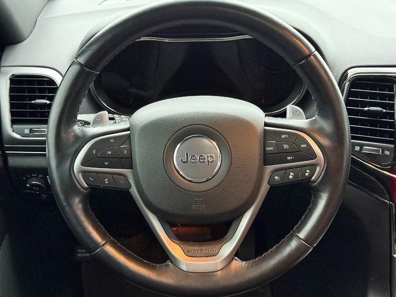 Jeep Grand Cherokee Vehicle Full-screen Gallery Image 16