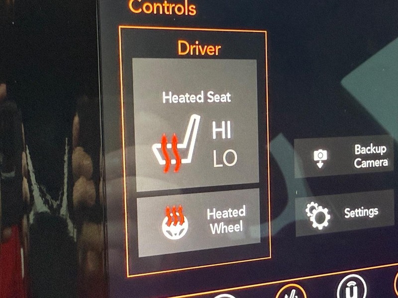 Jeep Grand Cherokee Vehicle Full-screen Gallery Image 25