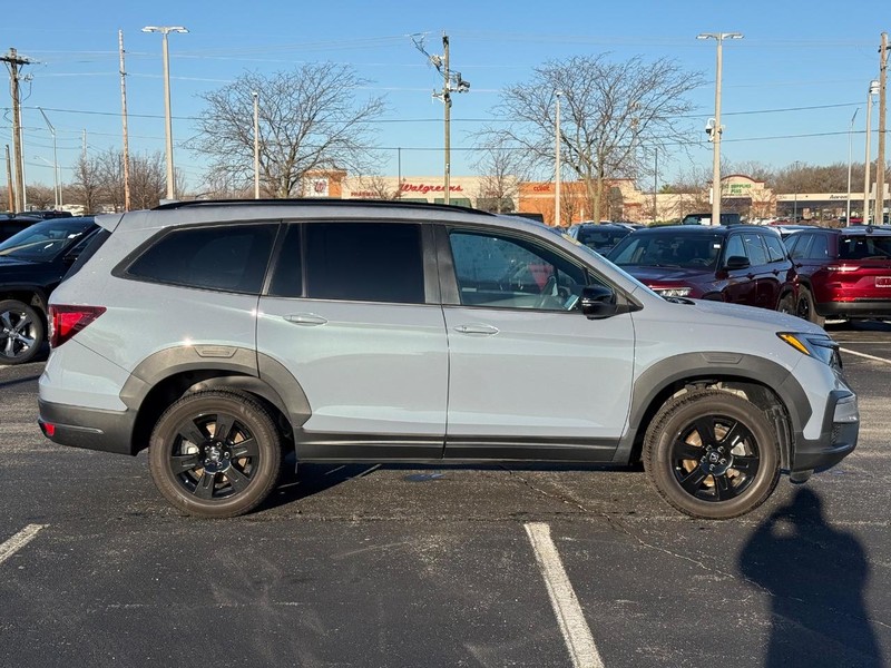 Honda Pilot Vehicle Full-screen Gallery Image 2