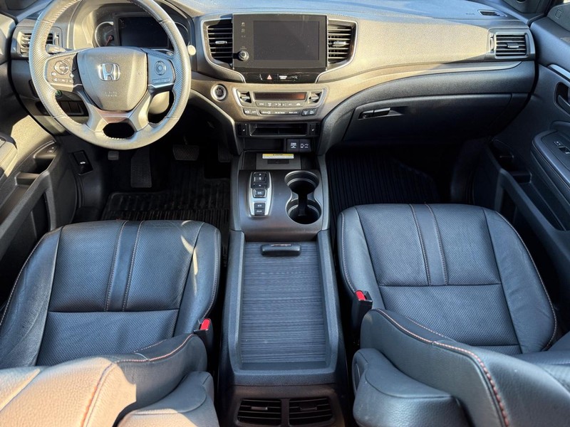 Honda Pilot Vehicle Full-screen Gallery Image 15