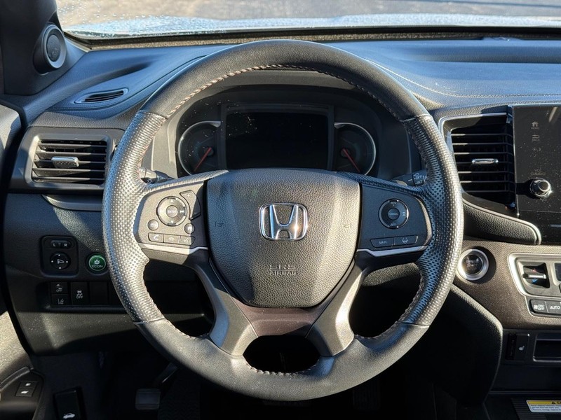 Honda Pilot Vehicle Full-screen Gallery Image 16