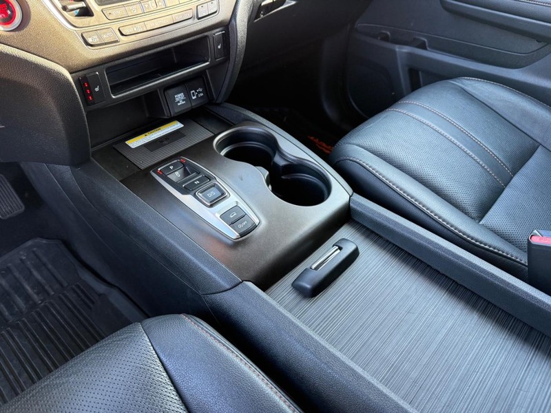 Honda Pilot Vehicle Full-screen Gallery Image 29